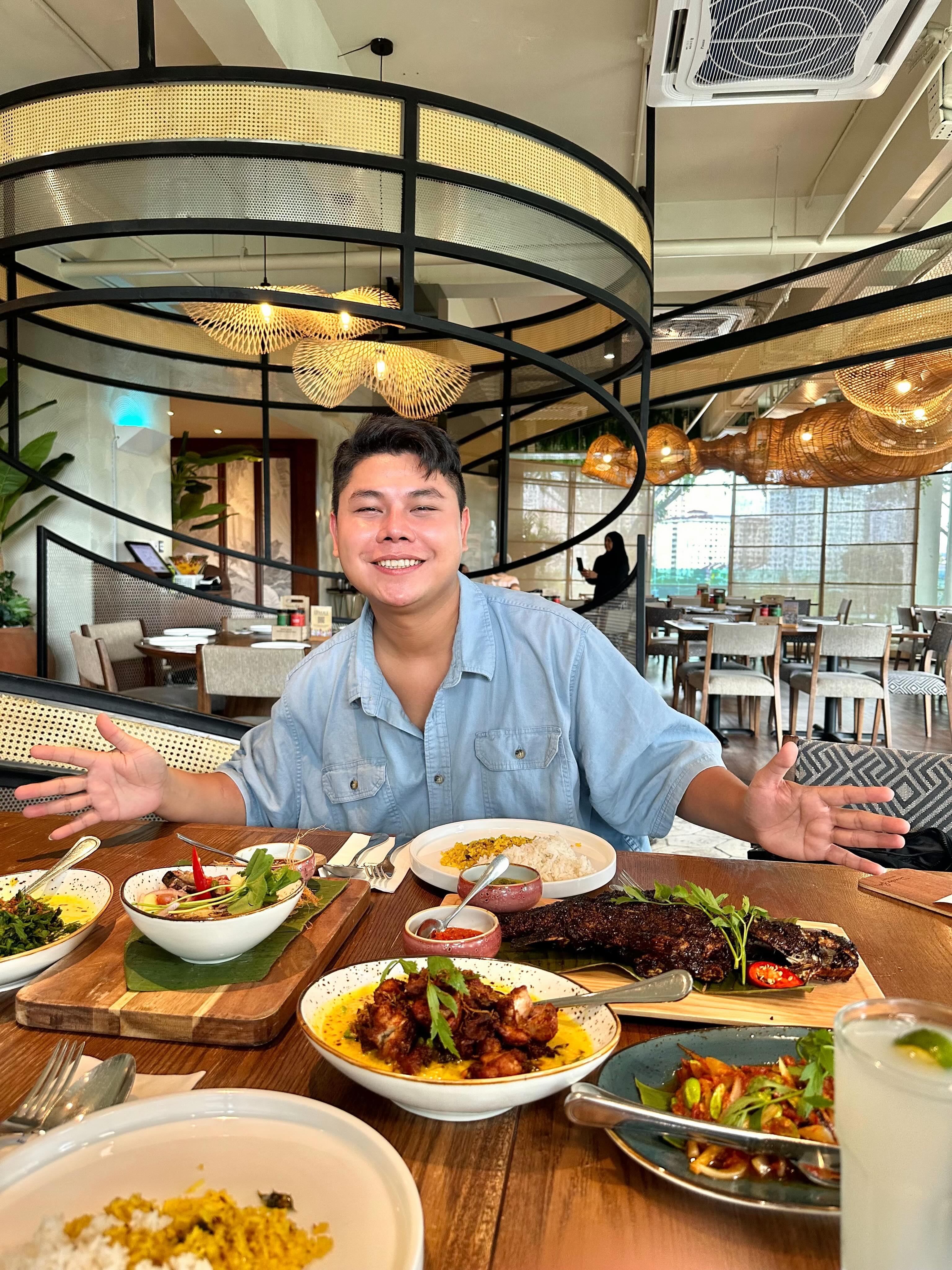 Food creator sharing a restaurant experience